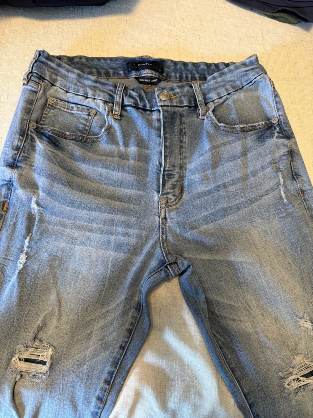 Women’s Straight Leg Jeans in Light Blue - High Rise Comfort